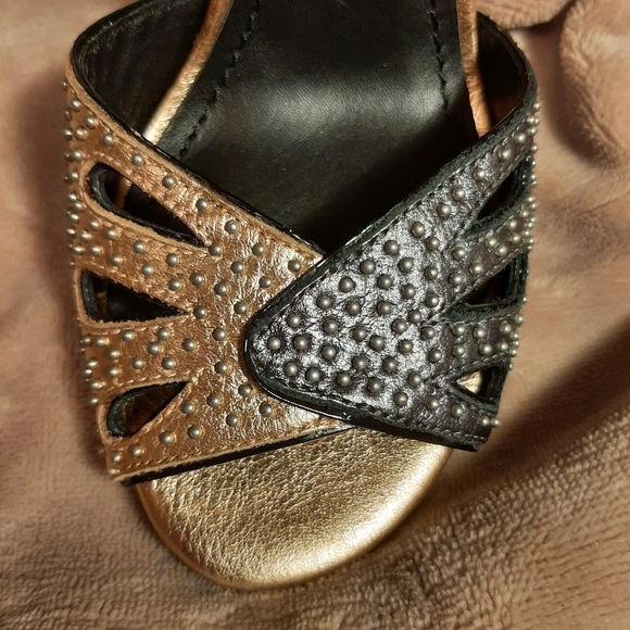 COACH NWOT High Heel Leather Ankle Strap Sandals with Prairie Rivets - Size 5 - Picture 7 of 10